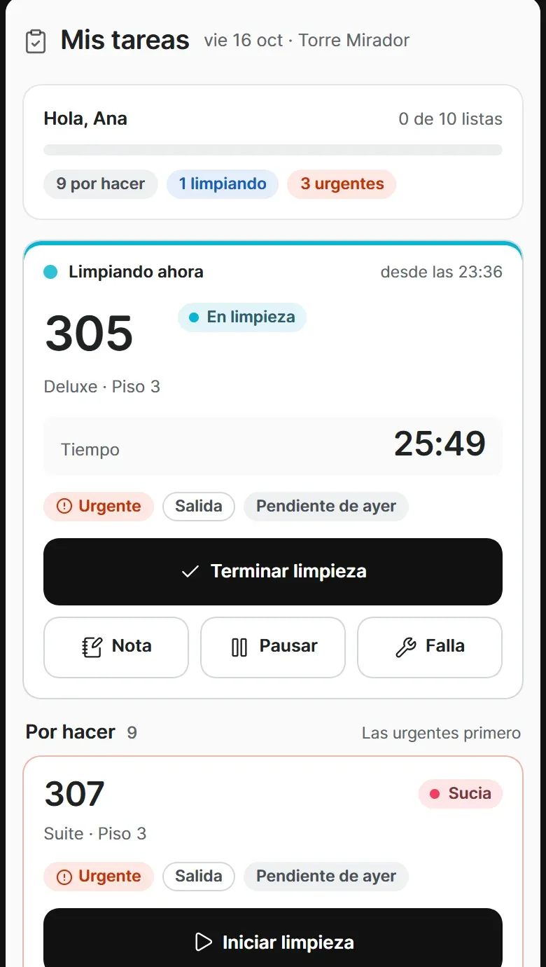 Lista de tareas de una camarista en el celular con la limpieza en curso